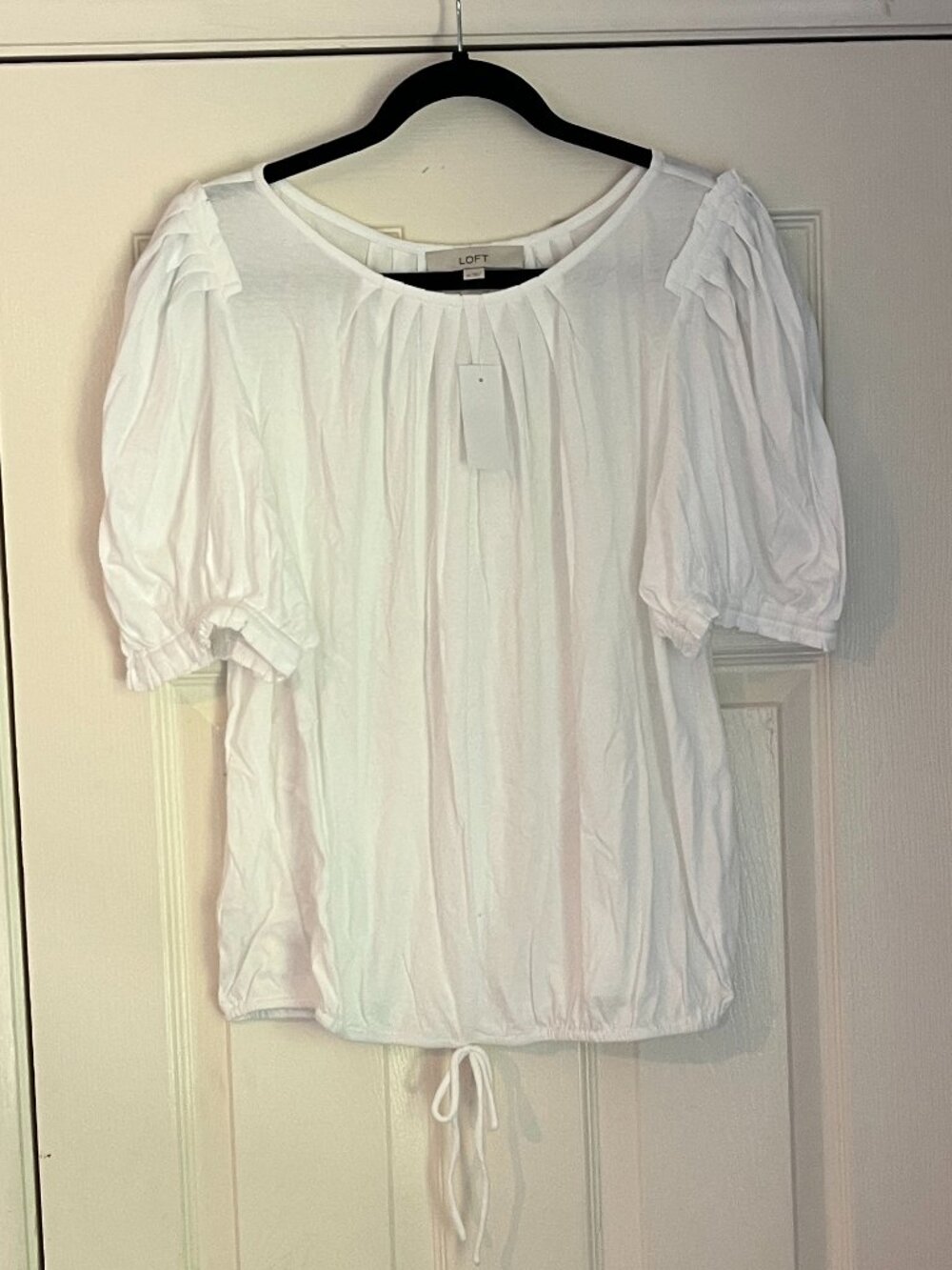 NWT LOFT White Scoop Neck Top with Puff Sleeves